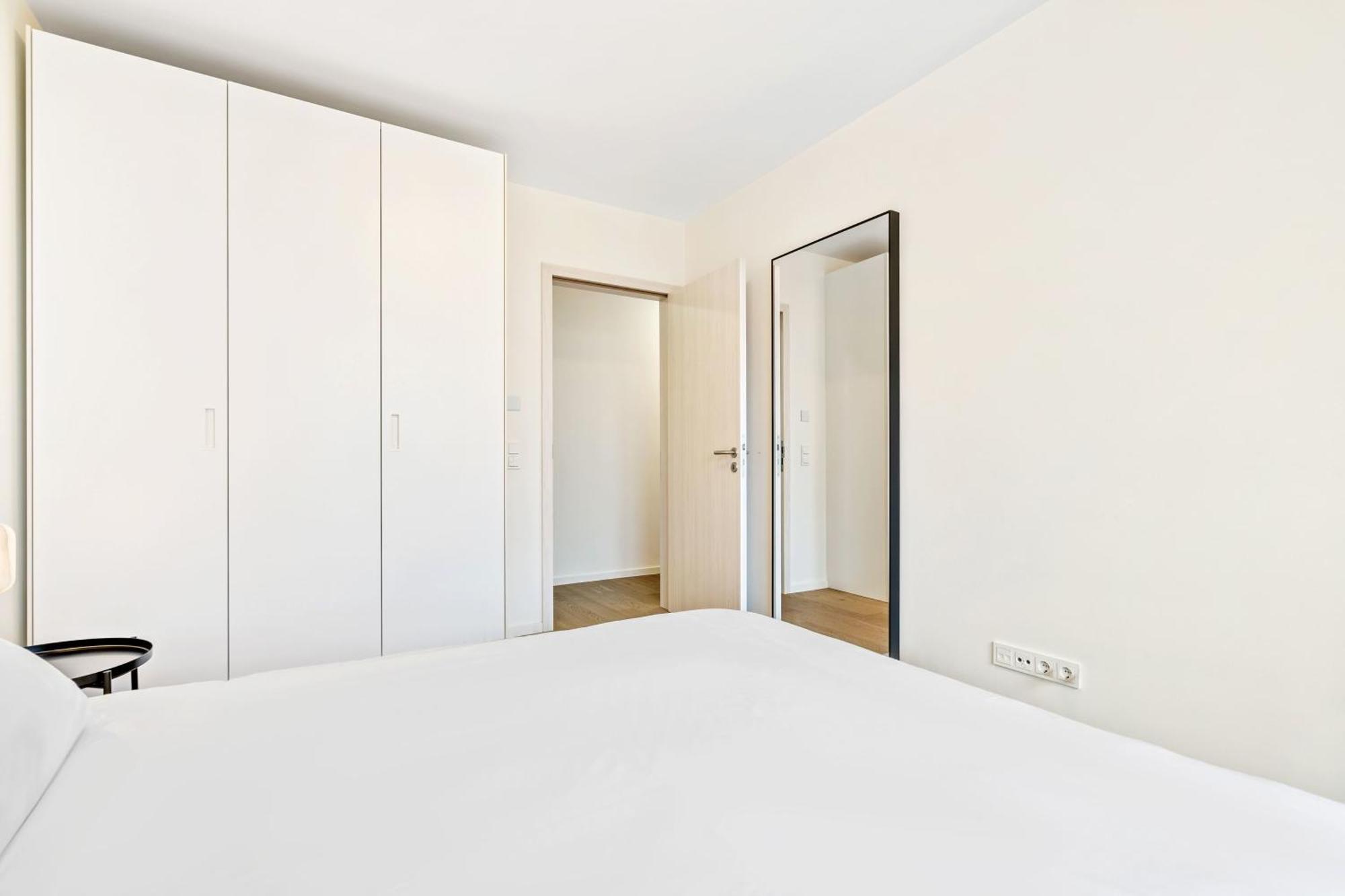 Modern 2BR Apartment with Pool & City Views Luxembourg Bagian luar foto