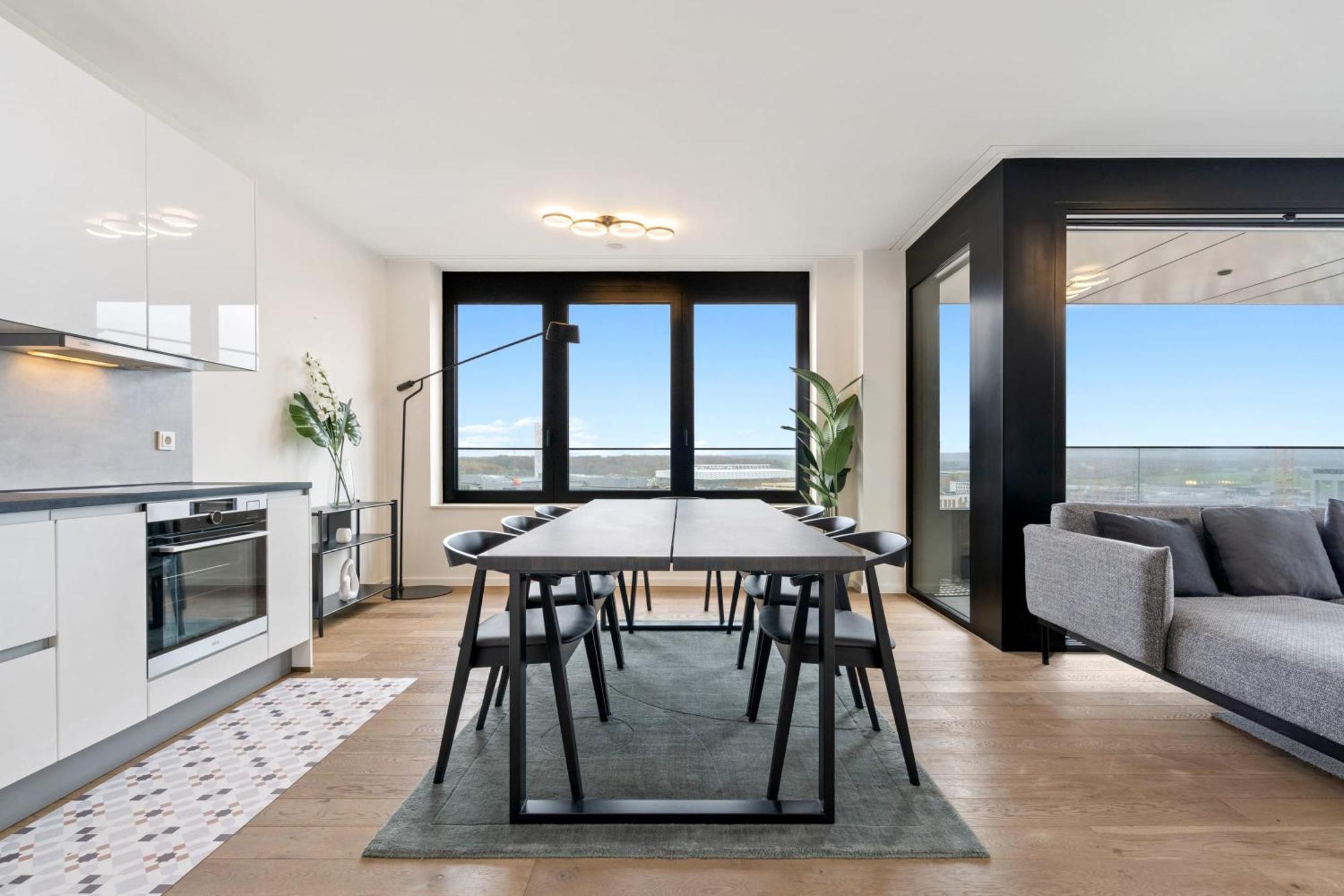 Modern 2BR Apartment with Pool & City Views Luxembourg Bagian luar foto